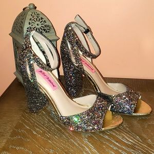 Betsey Johnson Glissten heels 7.5